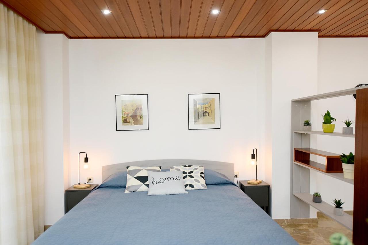 Martha'S Home Rhodes City Bagian luar foto