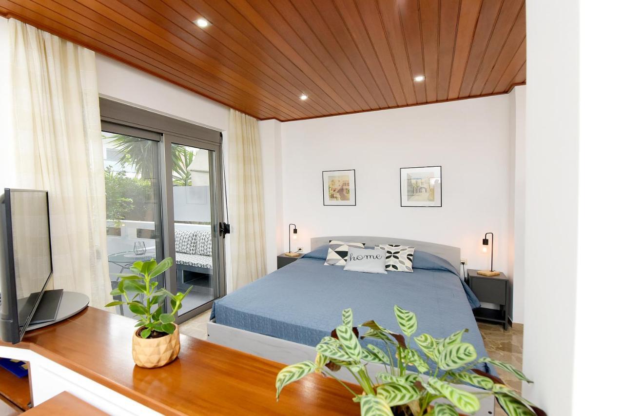 Martha'S Home Rhodes City Bagian luar foto