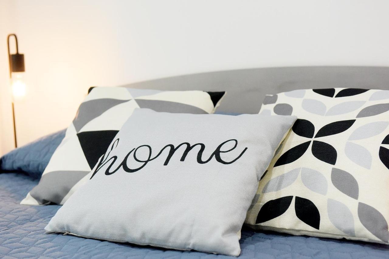 Martha'S Home Rhodes City Bagian luar foto