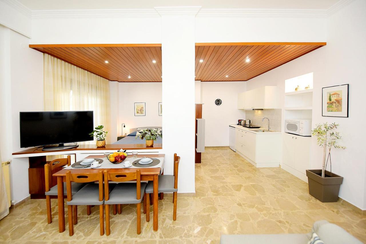 Martha'S Home Rhodes City Bagian luar foto