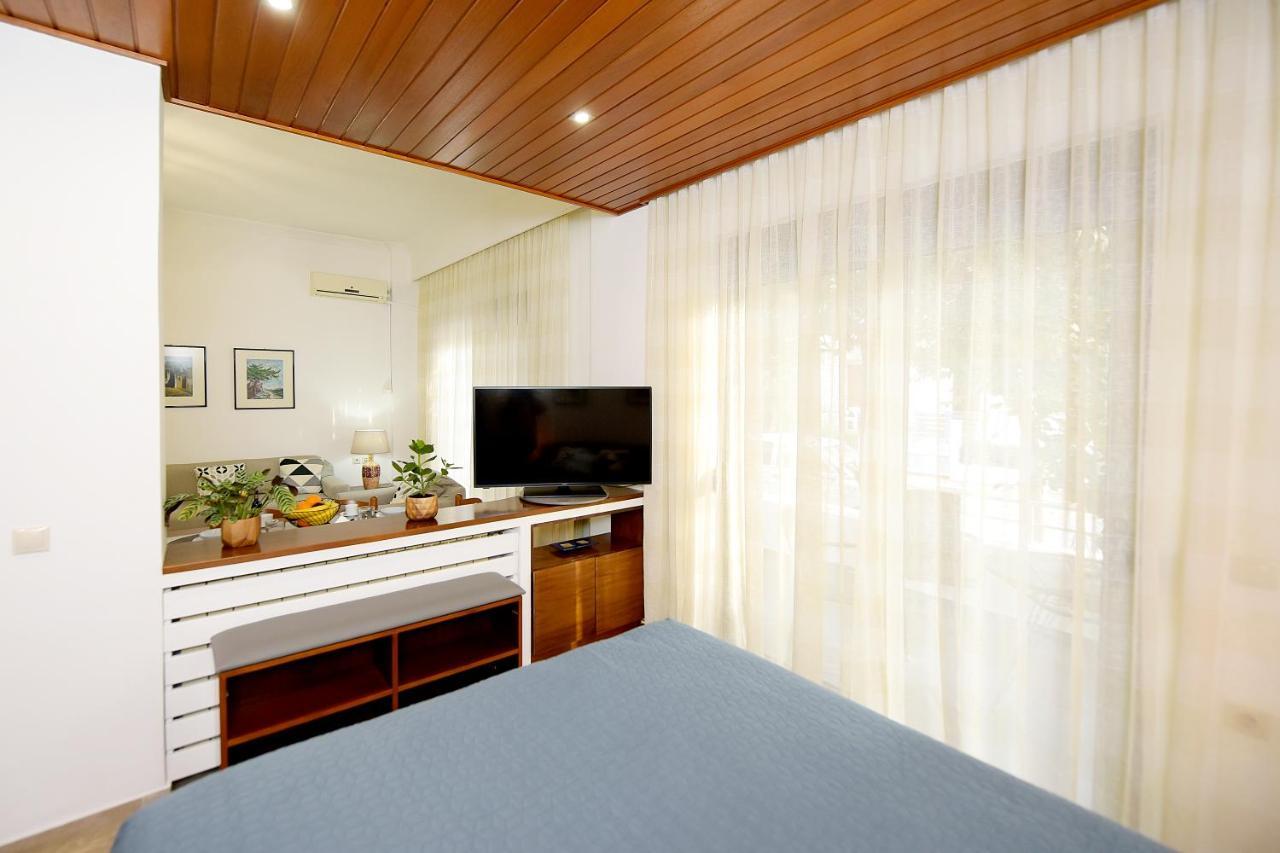 Martha'S Home Rhodes City Bagian luar foto